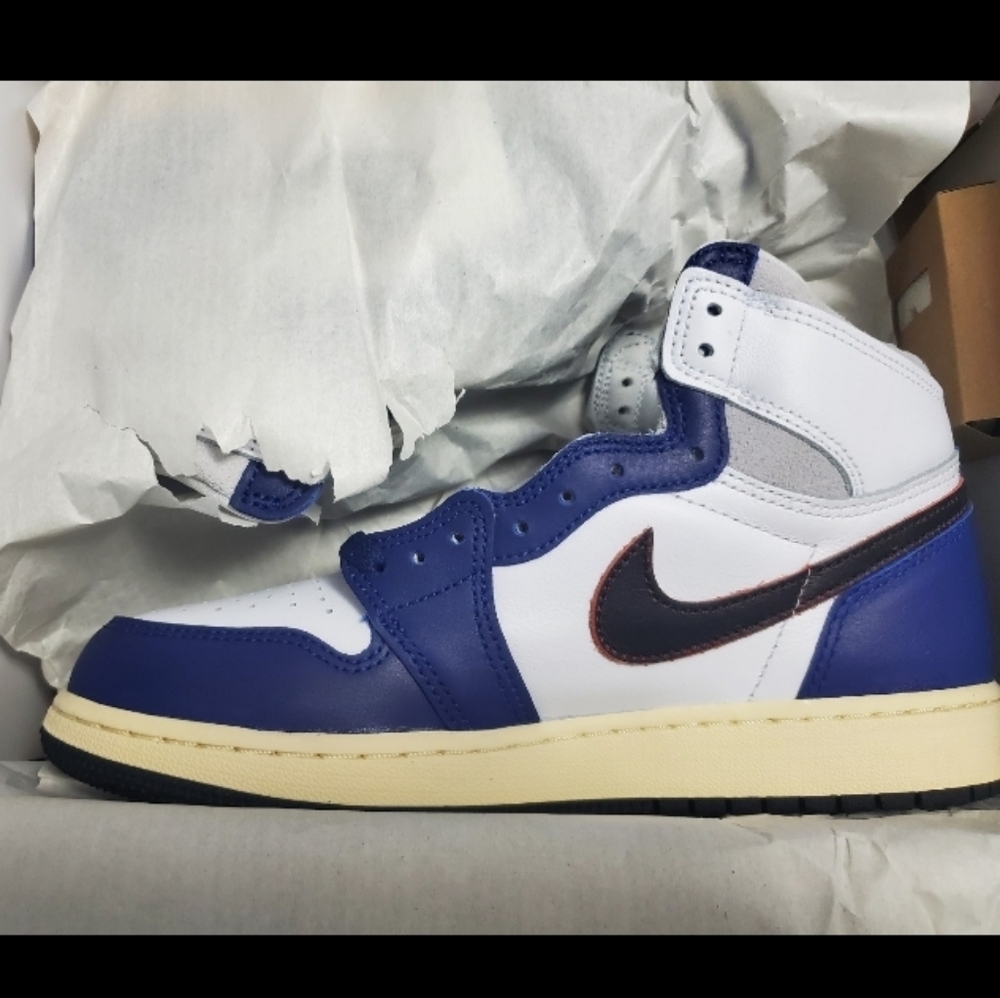 Jordan 1 "RARE AIR"